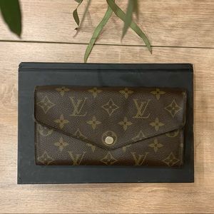 Louis Vuitton Sarah wallet (monogram)